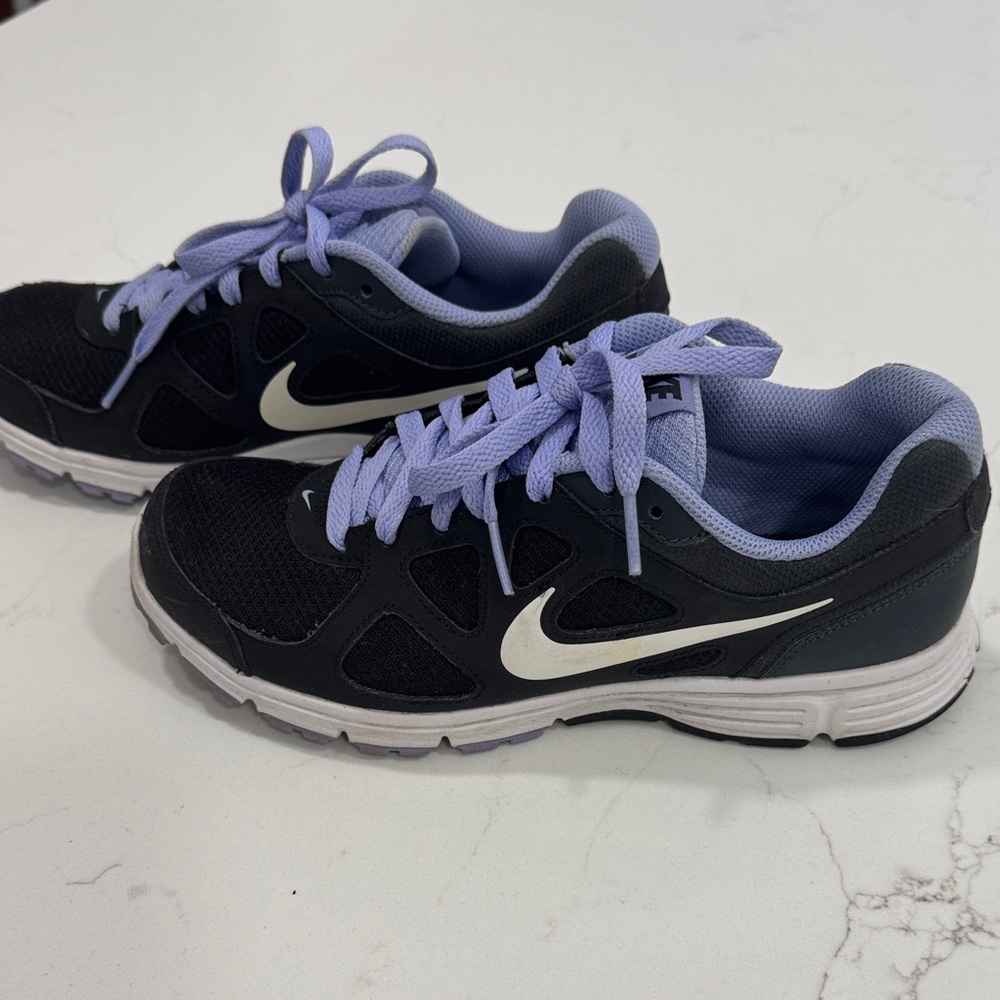 Nike Women's Black and Lavender Athletic Shoes